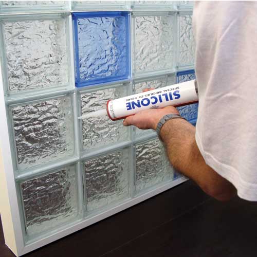 pose joint silicone entre les briques de verre